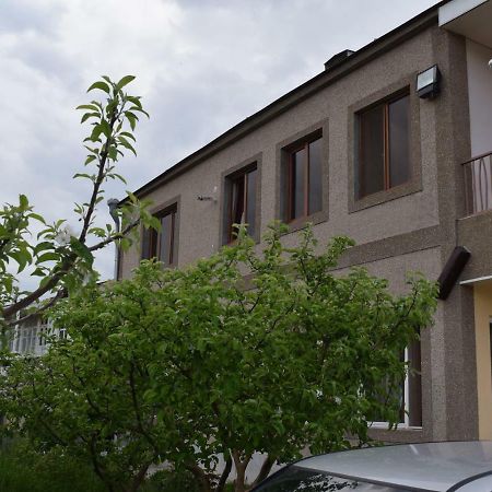 Home Garni Exterior photo